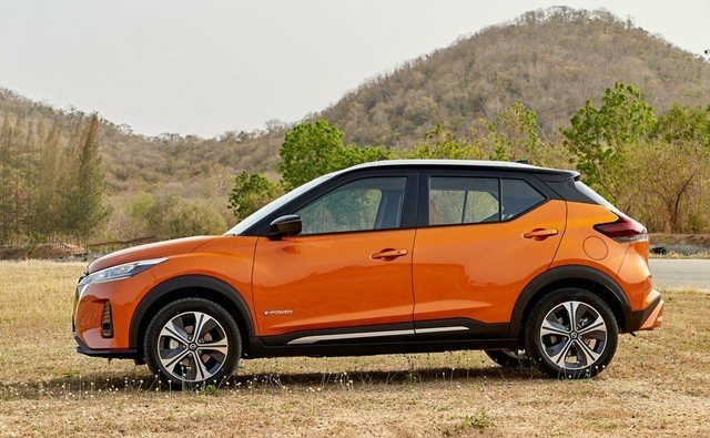 Mua xe Hybrid chọn Toyota Yaris Cross hay Nissan Kicks?