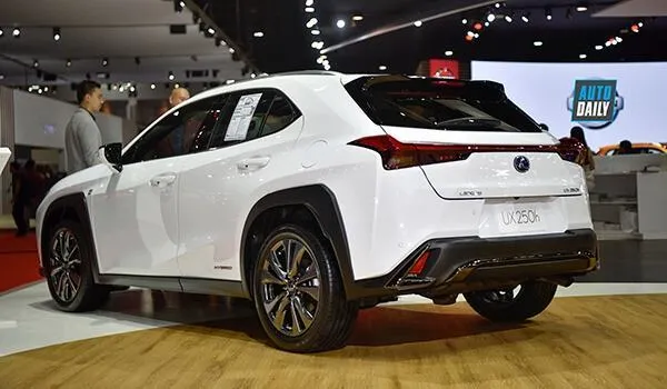 Đánh giá xe Lexus UX 250h 2021: SUV nhỏ hơn và rẻ hơn Lexus NX
