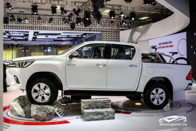 Toyota Hilux 2018: Giá bán mới nhất, Đánh giá thông số kỹ thuật Toyota Hilux 2018: Giá bán mới nhất, Đánh giá thông số kỹ thuật
