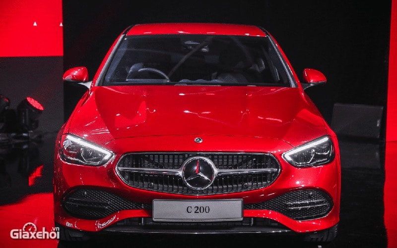 Mercedes C200 Avantgarde Plus 2023: Giá bán tại đại lý, Ưu đãi cập nhật mới nhất