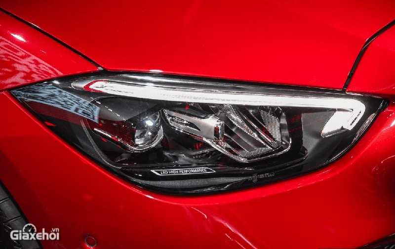 Mercedes C200 Avantgarde Plus 2023: Giá bán tại đại lý, Ưu đãi cập nhật mới nhất