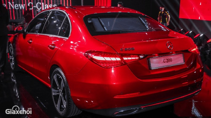Mercedes C200 Avantgarde Plus 2023: Giá bán tại đại lý, Ưu đãi cập nhật mới nhất