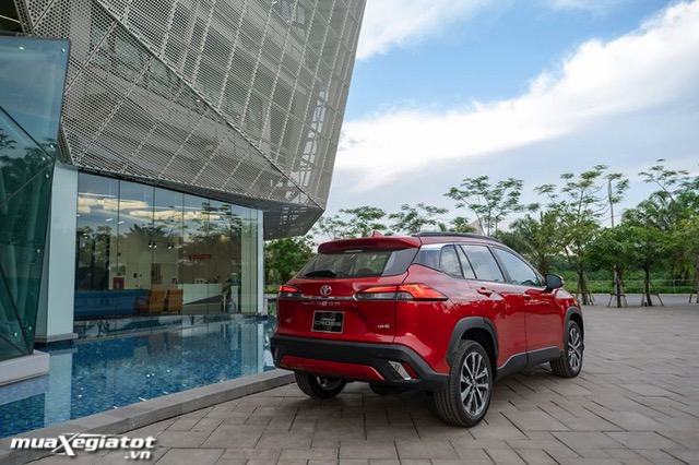 Xe Toyota SUV 5 chỗ, 7 chỗ gầm cao bán tại Việt Nam: Giá xe kèm khuyến mãi