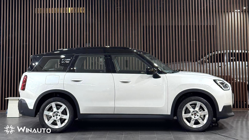 gia-xe-mini-countryman-c-classis-2025-winauto-1